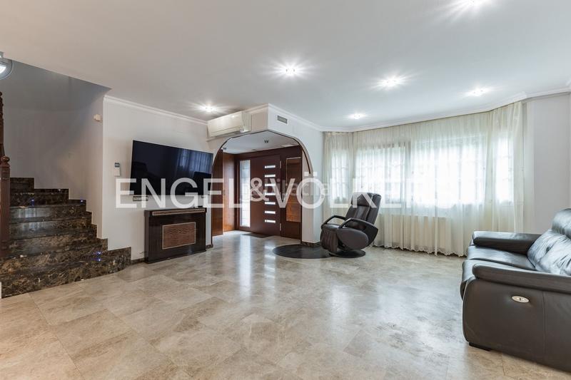 Foto a8fa781e-7784-49fe-a714-308295e2303b. Lloguer casa amb calefacció aparcament piscina a Gavà