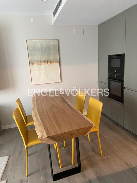 Foto 2bf4c65d-a07f-4601-bfa5-1e71d095cff6. Apartamento magnífico piso con piscina en Finestrelles en Esplugues de Llobregat