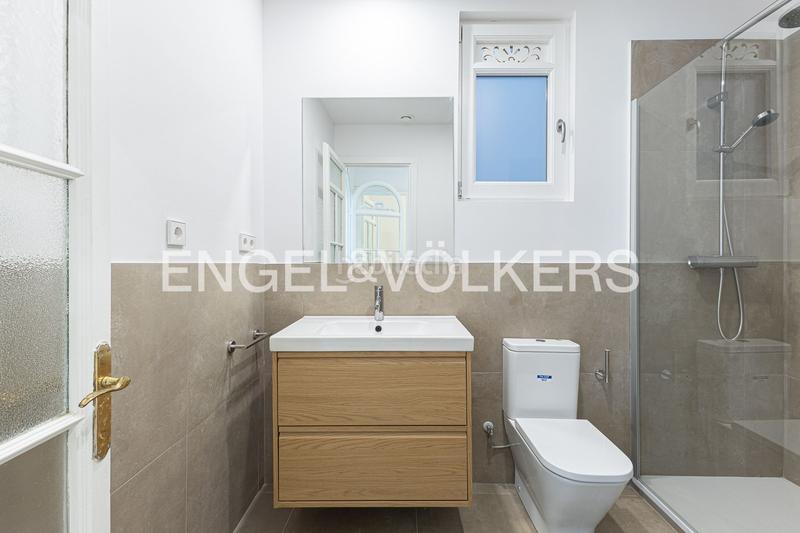 Foto 5f939be5-0f3a-44f6-bfb3-792f6a284435. Lloguer apartament amb calefacció a Dreta de l´Eixample Barcelona