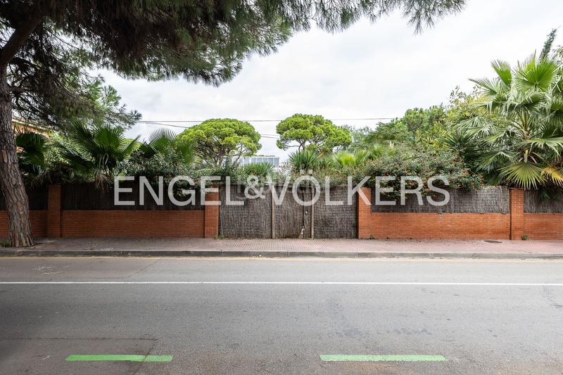 Foto 8231fa34-b388-442a-b4d4-791bae8c66b8. Terreno residencial inmejorable parcela en gavá mar en Gavà