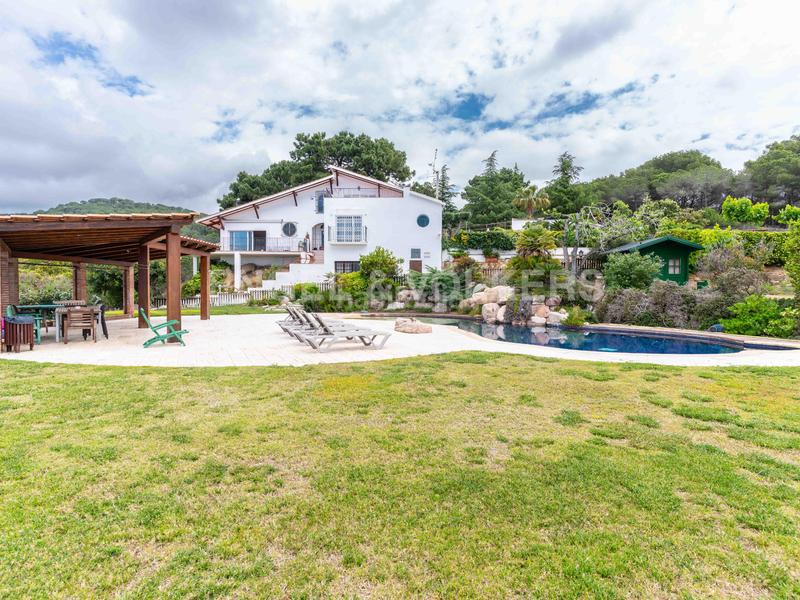 Foto 1877bf38-b6be-4f2d-8e7e-7f18415a310f. Haus mit heizung in Canet de Mar