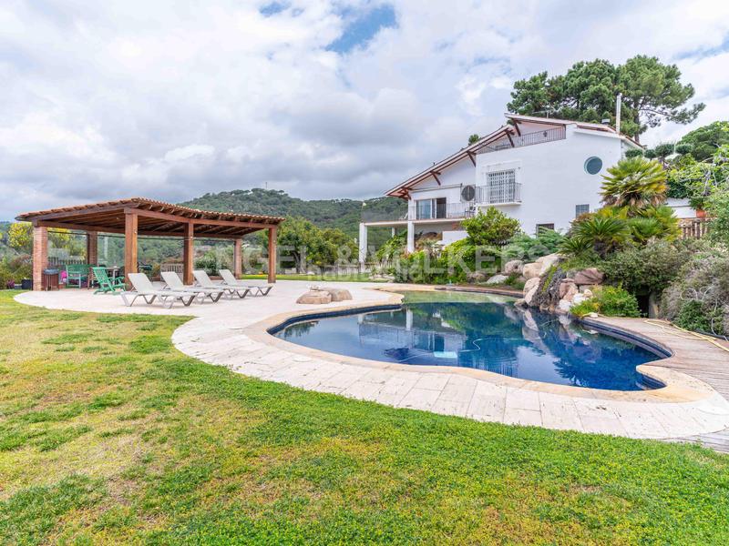 Foto 32f4e079-75f9-48c9-a21a-6e06e138c5c2. Haus mit heizung in Canet de Mar