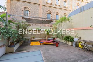 Piccolo appartamento in Dreta de l´Eixample. Exclusivo  acogedor y funcional piso con preciosa terraza de 25
