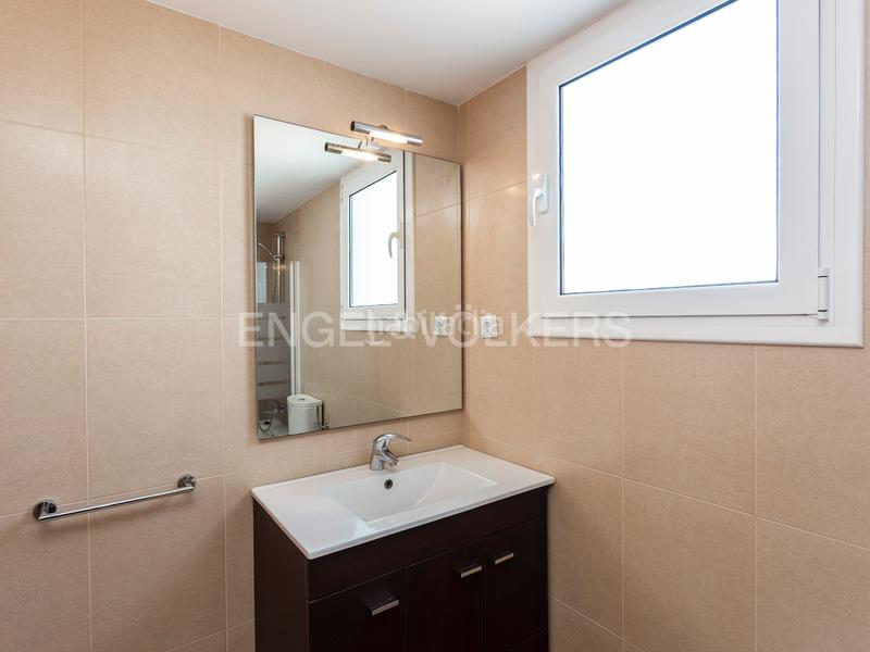 Foto 4cac8dd0-bcd9-4378-b660-3dcc5a7f73be. Affitto piccolo appartamento con riscaldamento parcheggio piscina in Sitges