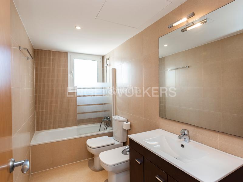 Foto 56df9248-7c1a-4325-8565-30504d1edcd2. Alquiler apartamento unica oportunidad en Aiguadolç - Sant Sebastià Sitges