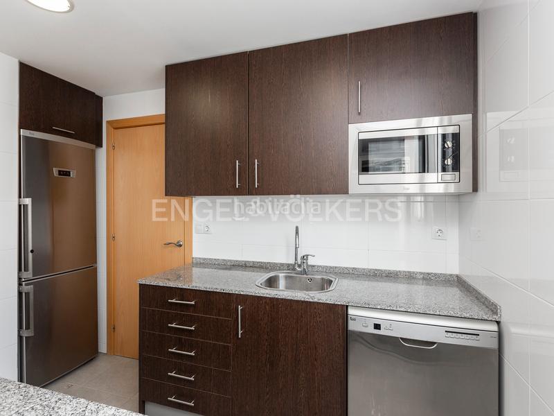 Foto 22460a60-cd00-4a0c-8fce-583869a7a1bd. Lloguer apartament amb calefacció aparcament piscina a Sitges