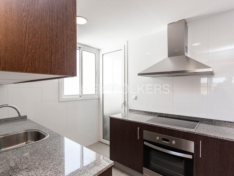 Foto b9a602d8-19c3-4f4e-9207-e16e74d5cf55. Lloguer apartament amb calefacció aparcament piscina a Sitges