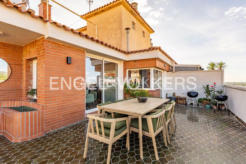 Foto 3f764214-a94b-4789-b64c-c1a29449335a. Ático fabuloso ático en el corazón . en Centre-Estació Gavà