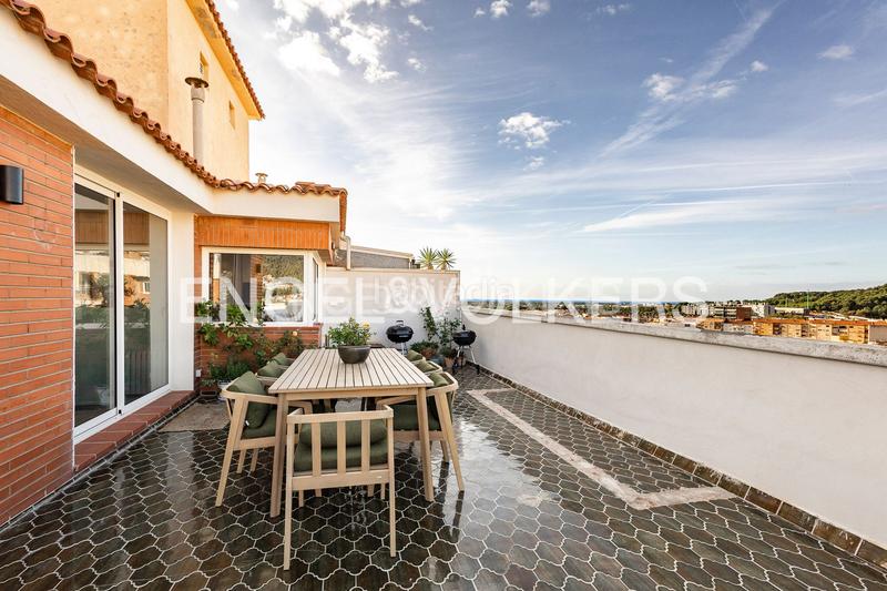 Foto 94ee2c3d-3856-4842-a01b-e89545efa1e9. Ático fabuloso ático en el corazón . en Centre-Estació Gavà