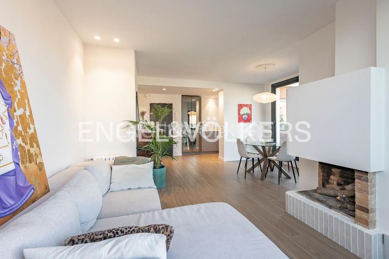 Foto af62a885-a575-4320-8bf1-183169d74f25. Ático fabuloso ático en el corazón . en Centre-Estació Gavà