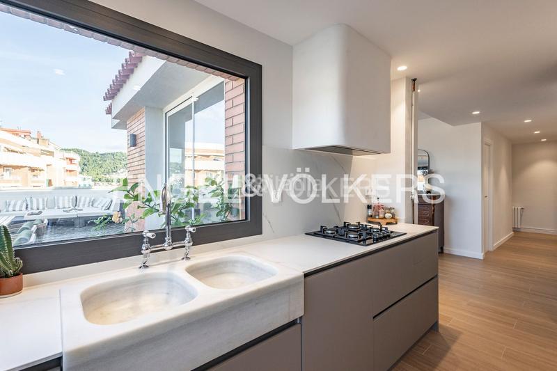 Foto cc87a056-0456-4fd8-8863-40a42108da3b. Ático fabuloso ático en el corazón . en Centre-Estació Gavà