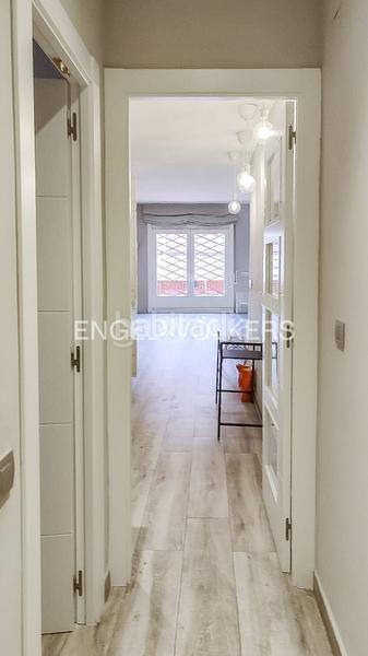 Foto f5195c9c-9330-4615-bf0a-6c19901bbf6a. Alquiler apartamento estupendo piso con terraza temporal en Barcelona