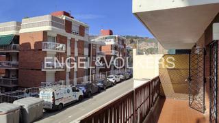 Rent Apartment in Vallcarca - Penitents. Estupendo piso con terraza  temporal