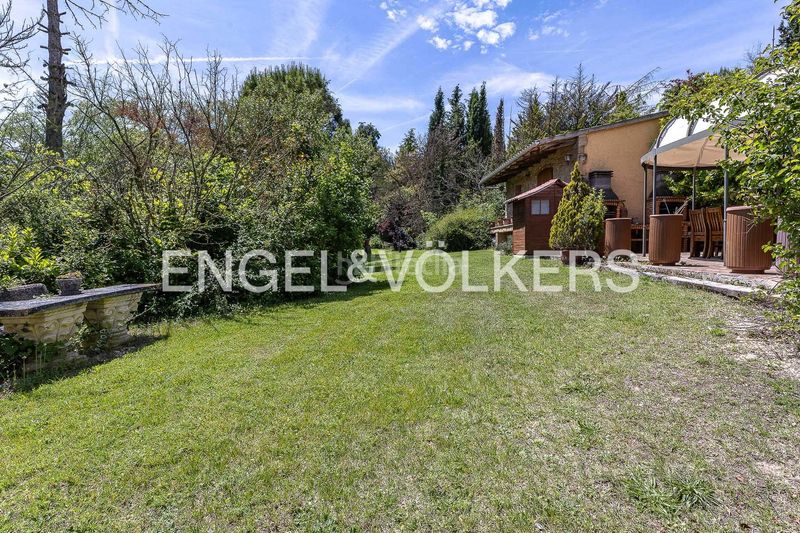 Foto f6773794-4ea6-4f8f-b554-386681405d9e. Masia amb calefacció aparcament a Bruc (El)