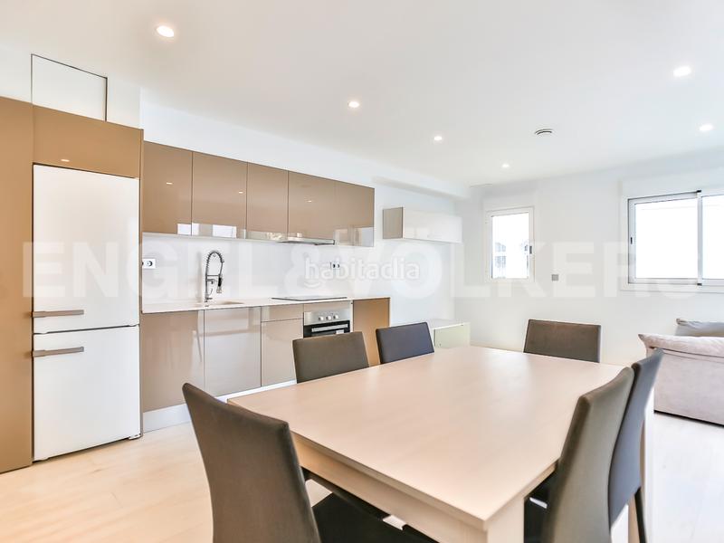 Foto 084a6cb9-d8a5-452f-a89a-b90393375413. Alquiler apartamento piso moderno, semi nuevo en Centre Sitges