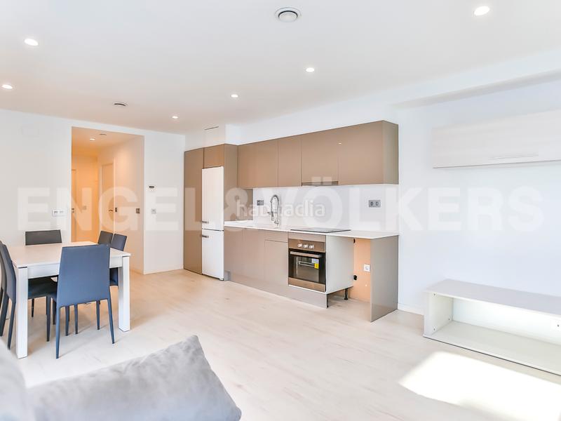 Foto 4bb160e8-b831-463d-a565-43a9f8015148. Alquiler apartamento piso moderno, semi nuevo en Centre Sitges