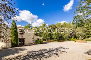 Masia a Bigues i Riells del Fai. Finca rústica con dos viviendas, piscina y jardines en el vallès
