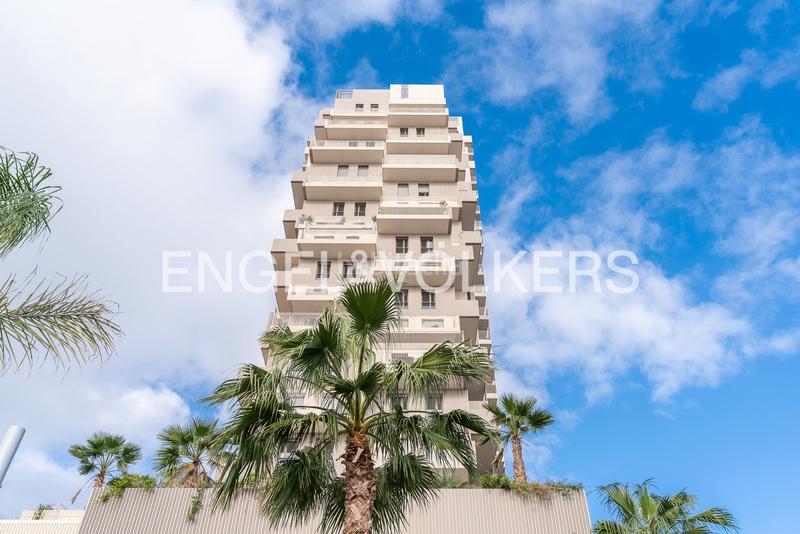 Foto 3af63b43-4ffb-4b57-9103-b9d9d93d59b9. Alquiler estudio elegancia y modernidad en el emblemático edificio torre barceló en Mataró