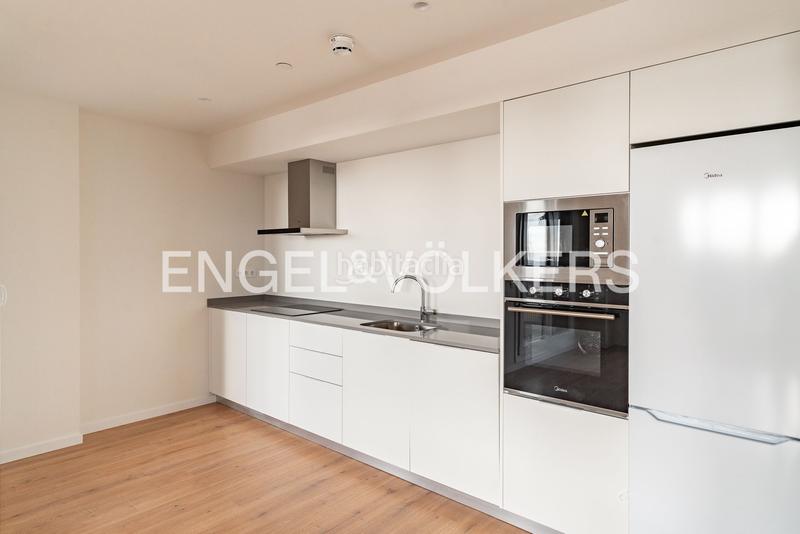 Foto 48b27ec6-bcd5-444f-aee0-b7115acaf5c1. Alquiler estudio elegancia y modernidad en el emblemático edificio torre barceló en Mataró