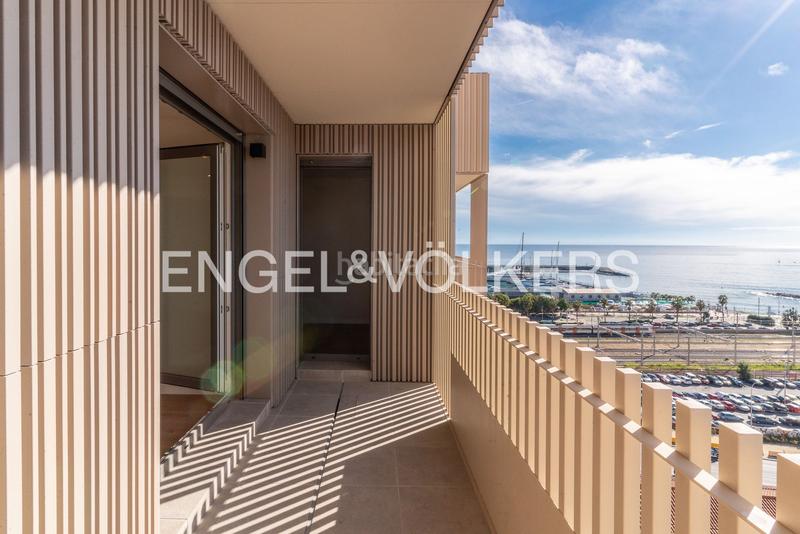 Foto b4c4d04b-3ab1-45e0-befd-842767b70173. Alquiler apartamento elegancia y modernidad en el emblemático edificio torre barceló en Mataró