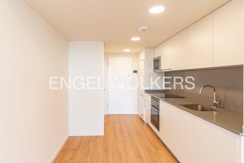 Foto c8ed927b-dd9a-4d4f-aed0-33dbfda9c25b. Alquiler apartamento elegancia y modernidad en el emblemático edificio torre barceló en Mataró