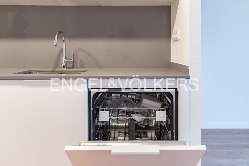 Foto cee8a193-61b9-4289-bffc-fc8cb1f37a5a. Rent studio with heating parking pool in Eixample Mataró