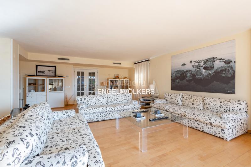 Foto cdb32bd9-ff21-444f-88cb-7bf29f99ffc2. Penthouse with heating parking in Platja de la Paella Torredembarra