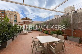 Piccolo appartamento in L´Antiga Esquerra de l´Eixample. Fantastico principal con terraza en eixample