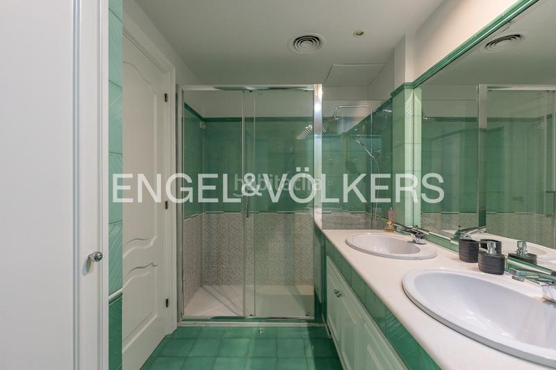 Foto b8bb0424-89d6-473c-8e56-17e329776600. Maison avec chauffage parking dans Sant miquel Granollers