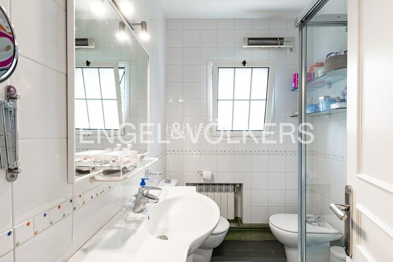 Foto 09cbba67-9c03-439e-974e-46b5671ca016. Casa amb calefacció aparcament piscina a El Poal Castelldefels