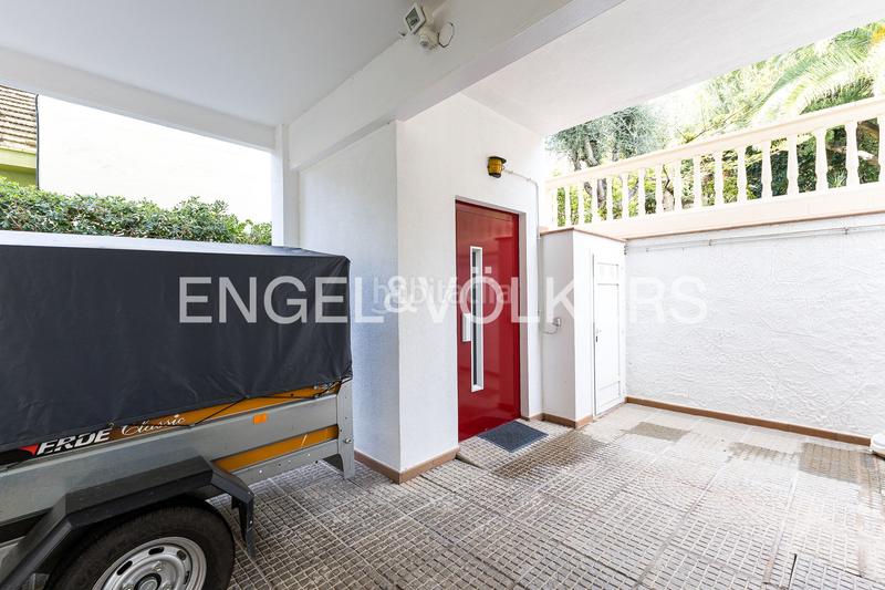 Foto 161c0060-77bc-41ca-a2d5-ef5932eb4ce5. Casa amb calefacció aparcament piscina a El Poal Castelldefels