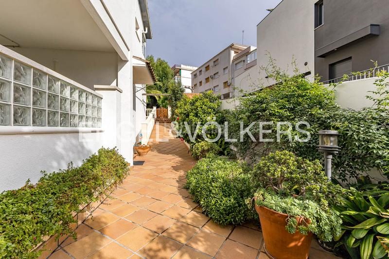 Foto 3b92ace0-3022-4035-b3d8-9440045a3bc4. Casa amb calefacció aparcament piscina a El Poal Castelldefels