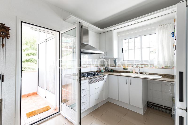 Foto 43e0d301-4f20-4cd8-a922-6de0b18557bd. Casa amb calefacció aparcament piscina a El Poal Castelldefels