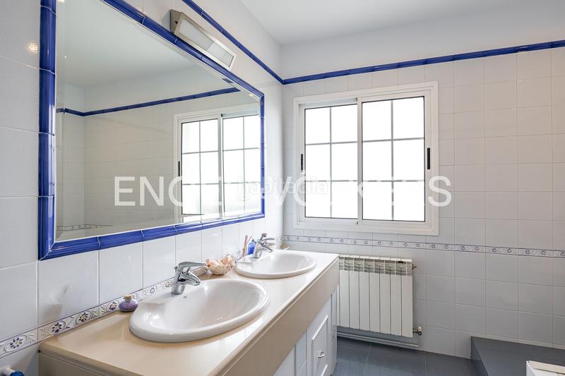 Foto 4ee4b613-8d5c-4dcb-b170-f235b5fa37ef. Casa amb calefacció aparcament piscina a El Poal Castelldefels