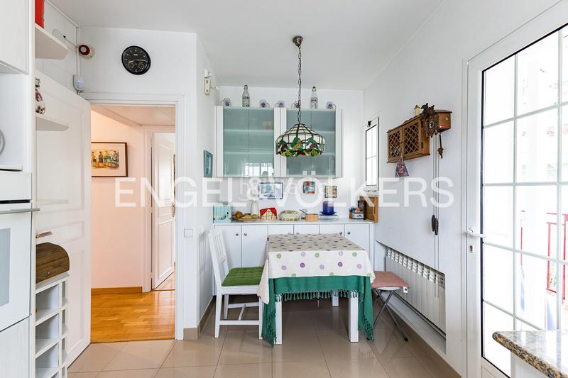 Foto ad536c22-9679-4172-b96b-2b2db17f6ba3. Casa amb calefacció aparcament piscina a El Poal Castelldefels