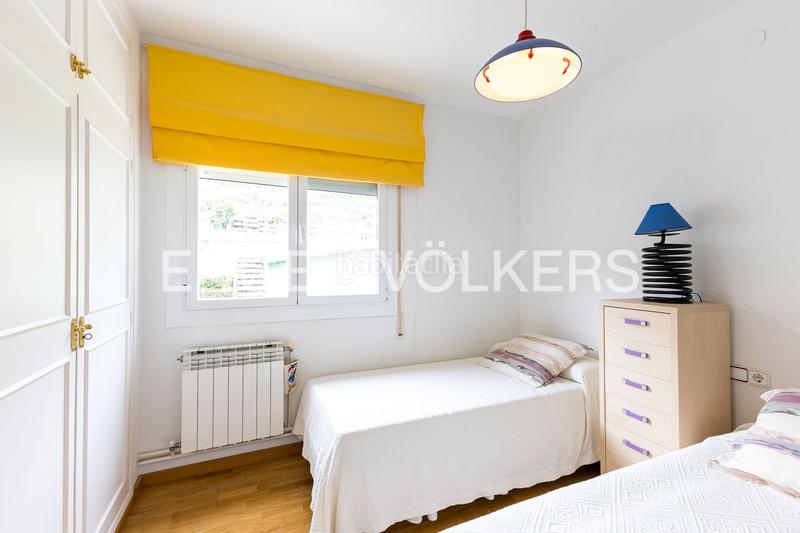 Foto b8f55335-99d7-4ff0-8a12-bf770ef697e4. Casa amb calefacció aparcament piscina a El Poal Castelldefels