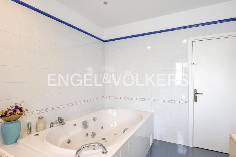 Foto d2e0d0d0-dbe1-4d88-baff-1bddc35f726d. Casa amb calefacció aparcament piscina a El Poal Castelldefels