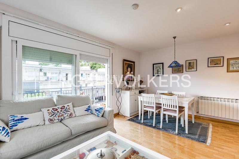 Foto e38ac9c6-08a1-42be-914f-843d6f8a9562. Casa amb calefacció aparcament piscina a El Poal Castelldefels