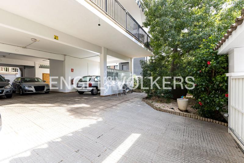 Foto e90b7b63-dd30-4059-8fd7-20bf24d1a262. Casa amb calefacció aparcament piscina a El Poal Castelldefels