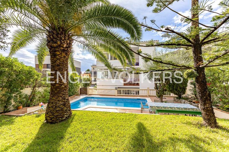 Foto ec88a8df-647b-4819-9f93-ad75acfc31d1. Casa amb calefacció aparcament piscina a El Poal Castelldefels