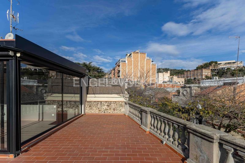 Foto 37c6bcc8-e258-4c2a-ab67-34efa42721c4. Alquiler casa  moderna con terraza en La Salut Barcelona