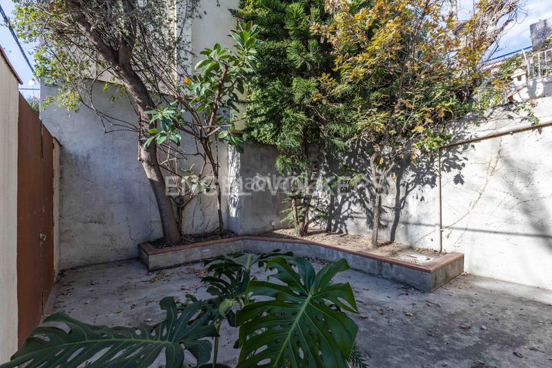 Foto 4cf1f6bc-9ab5-4d07-875f-32e1a1523067. Alquiler casa  moderna con terraza en La Salut Barcelona