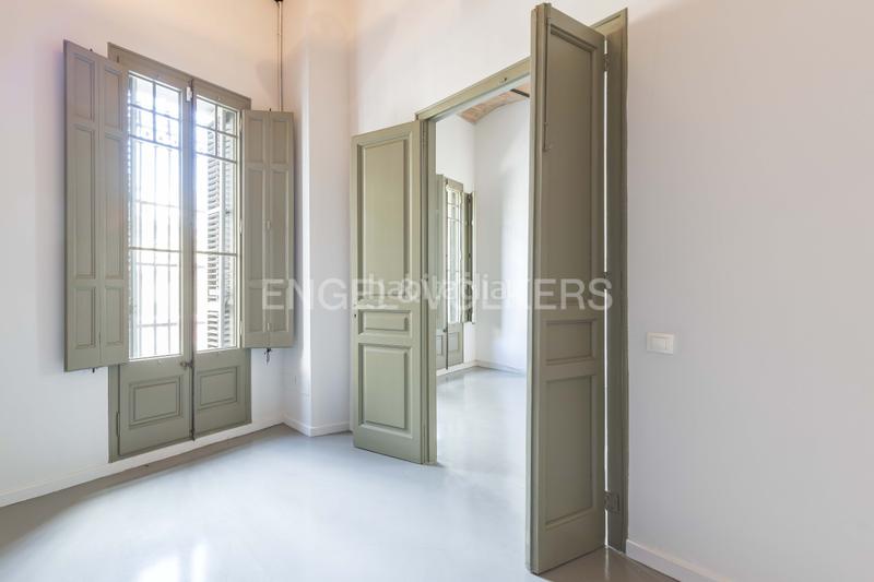 Foto 9756c9d1-75d5-483c-ab60-36a58748a059. Alquiler casa  moderna con terraza en La Salut Barcelona