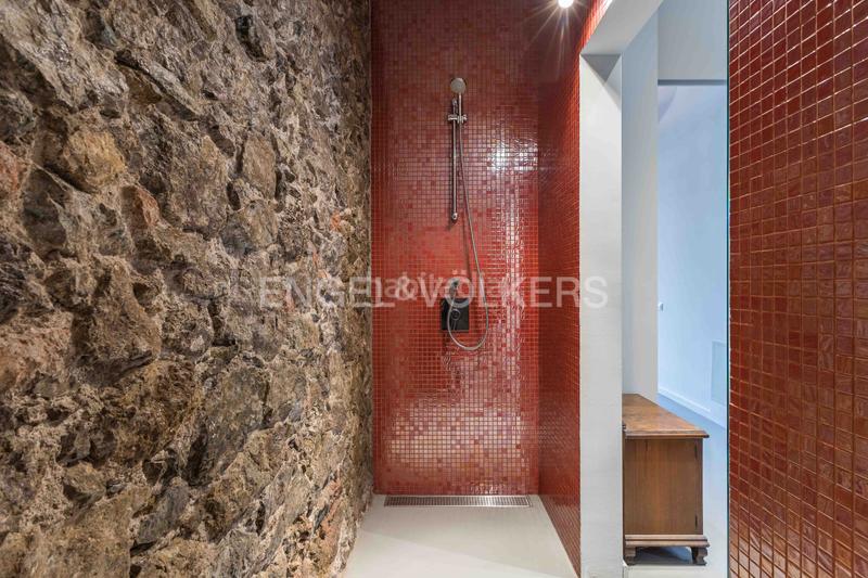 Foto d9d27678-d5bb-4c1d-bc79-3df3d89372df. Alquiler casa  moderna con terraza en La Salut Barcelona