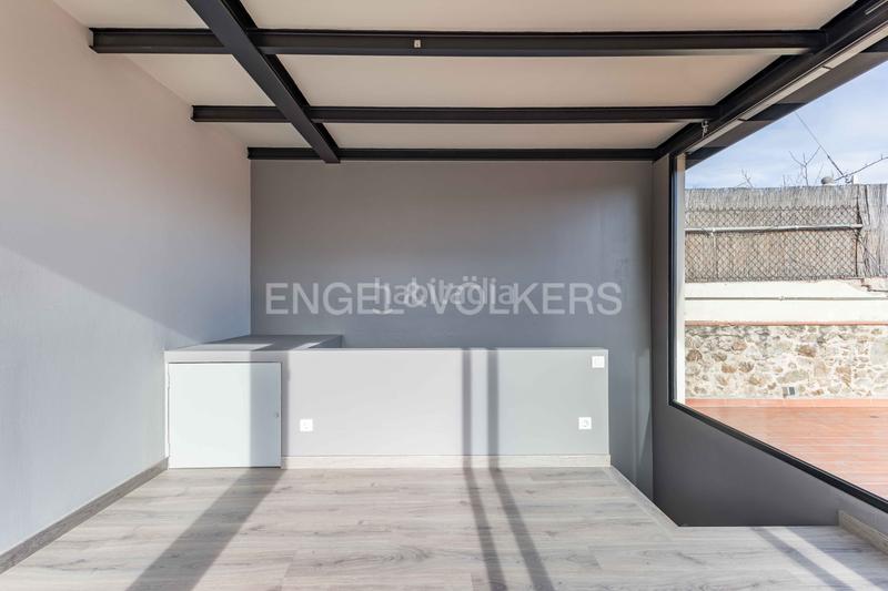 Foto f643f572-8e54-4f13-a782-59c49285329b. Alquiler casa  moderna con terraza en La Salut Barcelona