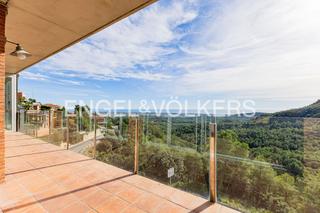 Casa a Bruguers. Exclusiva casa de diseño con vistas al mar