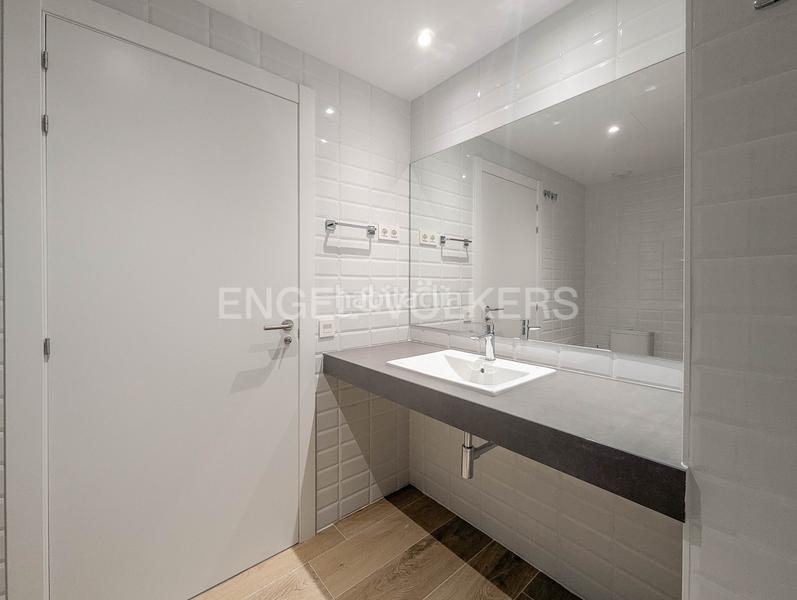 Foto b50bdd4d-8a0c-4de0-bd98-0d8904d0b945. Lloguer apartament amb calefacció aparcament piscina a Esplugues de Llobregat