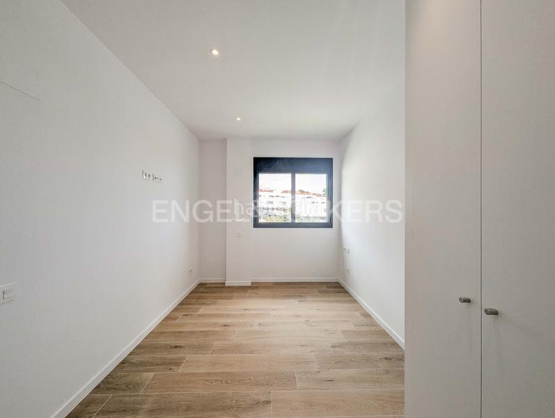 Foto d693d8d8-d06e-4b60-b4ed-c60e4d11ce0e. Lloguer apartament amb calefacció aparcament piscina a Esplugues de Llobregat