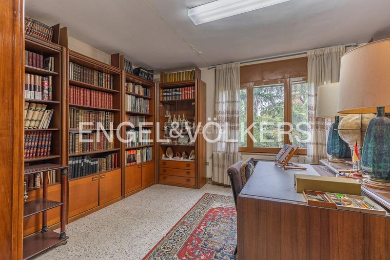 Foto 1f8b1c6c-c004-4627-9e8a-196a4b883102. Casa amb calefacció aparcament a Ca n'Aurell Terrassa