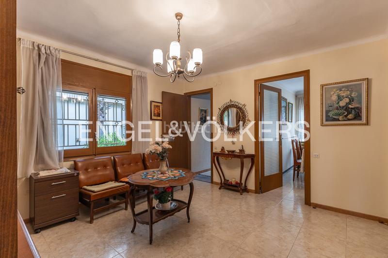 Foto 6341e246-47db-4853-b533-89fc7872f616. Casa amb calefacció aparcament a Ca n'Aurell Terrassa